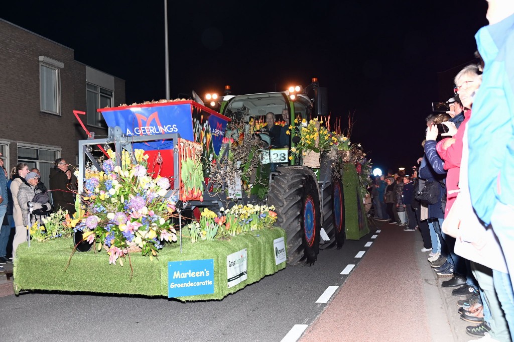 ../Images/Verlicht bloemencorso 2025 061.jpg
